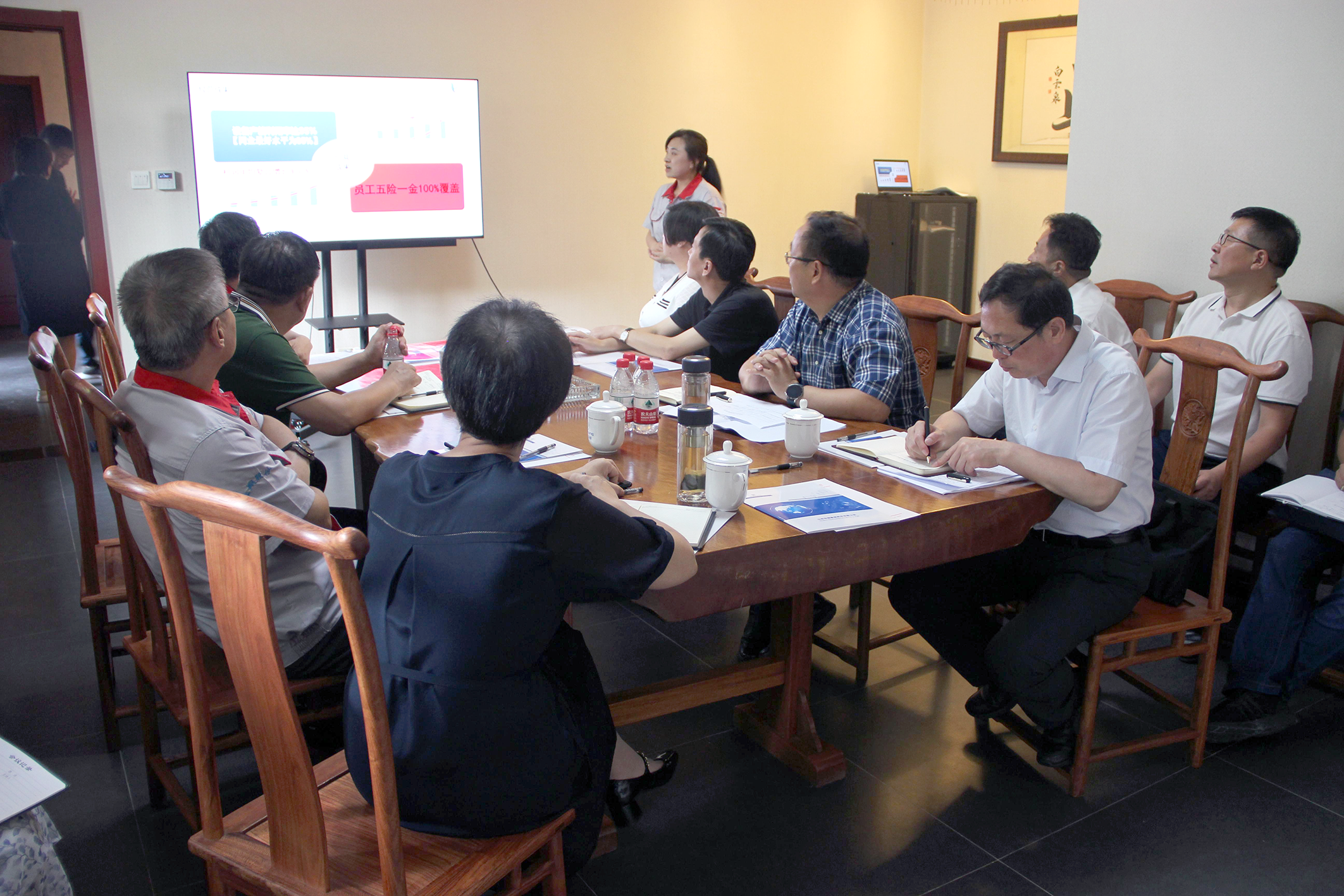 市委常委、統(tǒng)戰(zhàn)部部長(zhǎng)郝忠祥一行蒞臨我司參觀調(diào)研