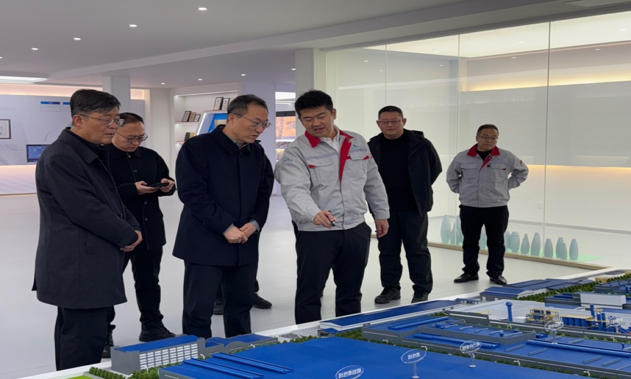 臨汾經(jīng)濟(jì)開發(fā)區(qū)黨工委書記、管委會主任白建成一行深入華翔圣德曼新能源汽車零部件產(chǎn)業(yè)園調(diào)研