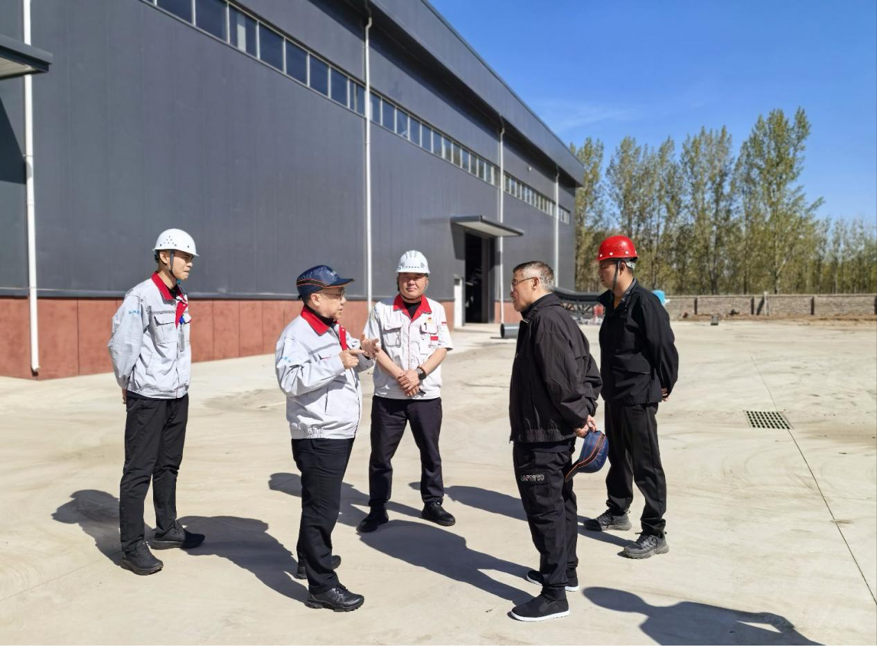 筑牢安全防線 情暖堅守初心 ——華翔集團(tuán)黨委書記、董事長王春翔深入工廠開展慰問巡查工作